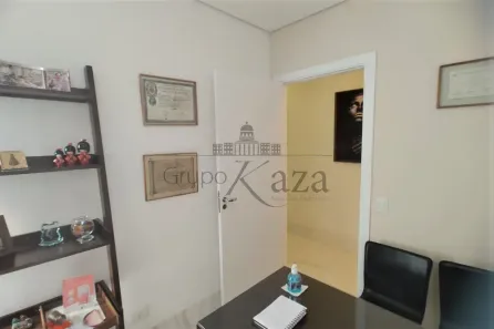 Conjunto Comercial / Sala para alugar, 76m² no Centro, Jacareí