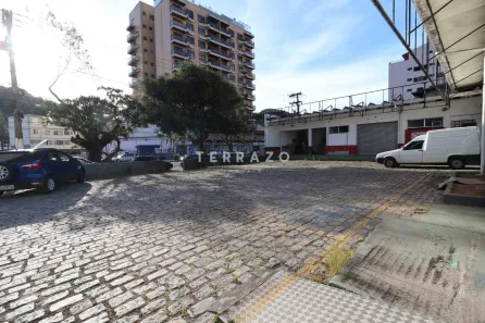 Galpão / Depósito / Armazém para alugar, 200m² no Várzea, Teresópolis