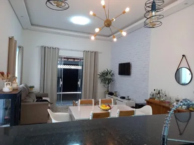 Casa com 3 Quartos à venda, 174m² no Jardim Celani, Salto