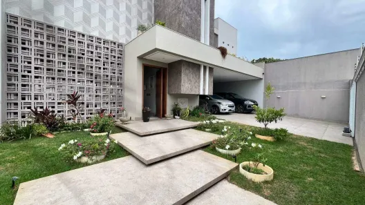 Sobrado com 4 Quartos à venda, 300m² no Aruana, Aracaju