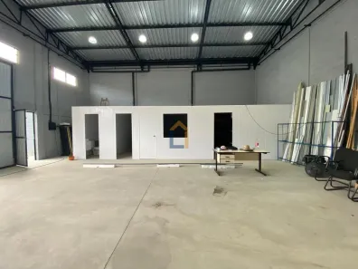 Galpão / Depósito / Armazém com 1 Quarto à venda, 140m² no Atuba, Colombo
