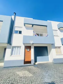 Casa de Condomínio com 2 Quartos à venda, 85m² no Tomazetti, Santa Maria