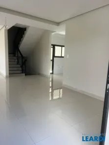 Sobrado com 3 Quartos à venda, 228m² no Jardim das Acácias, Poços de Caldas