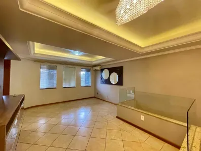 Casa com 3 Quartos para alugar, 160m² no Centro, Chapecó