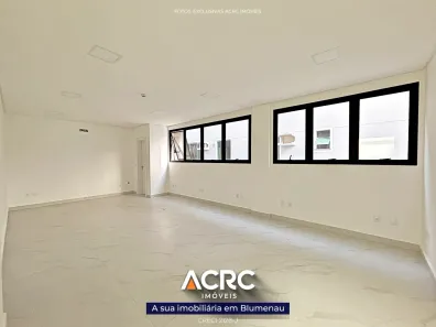 Conjunto Comercial / Sala para alugar, 38m² no Velha, Blumenau