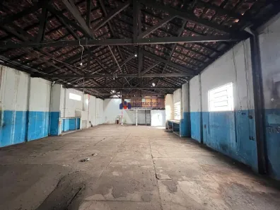 Loja / Salão / Ponto Comercial à venda, 194m² no Vila Queiroz, Araras