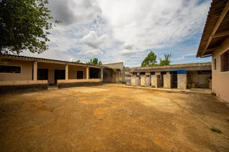Fazenda / Sítio / Chácara com 7 Quartos à venda, 400m² no Chácara do Remanso, Vargem Grande Paulista