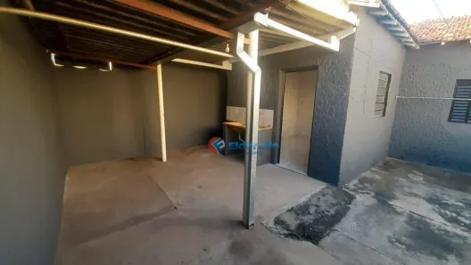 Casa com 2 Quartos para alugar, 60m² no Centro, Sumaré