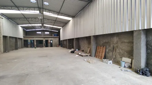 Galpão / Depósito / Armazém para alugar, 400m² no Cascadura, Rio de Janeiro
