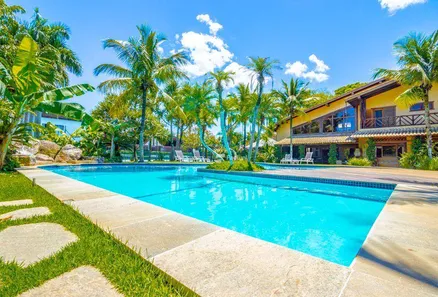 Casa de Condomínio com 6 Quartos para alugar, 1800m² no Jardim Acapulco, Guarujá