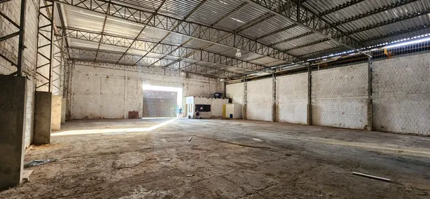Galpão / Depósito / Armazém para alugar, 670m² no Quintas, Natal