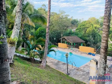 Fazenda / Sítio / Chácara com 4 Quartos para alugar, 410m² no Condomínio Lagoinha, Jacareí