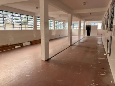 Prédio Inteiro para alugar, 999m² no Mosela, Petrópolis