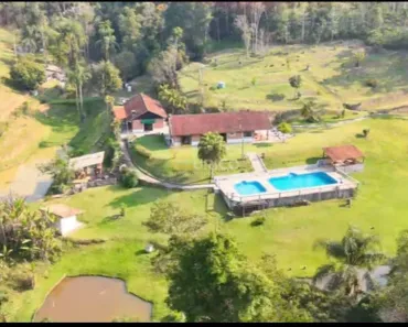 Fazenda / Sítio / Chácara à venda, 200m² no Triângulo Azul, São Lourenço da Serra