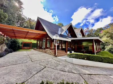 Casa de Condomínio com 5 Quartos para venda ou aluguel, 400m² no Colinas Capivari, Campos do Jordão