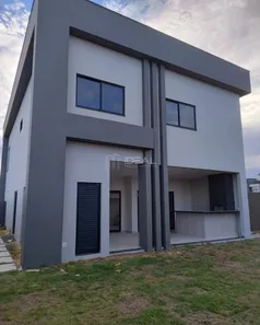 Casa de Condomínio com 3 Quartos para venda ou aluguel, 277m² no Parque Rodoviário, Campos dos Goytacazes