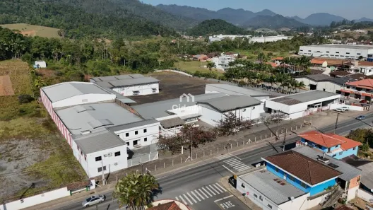 Galpão / Depósito / Armazém para venda ou aluguel, 5450m² no Barra do Rio Cerro, Jaraguá do Sul