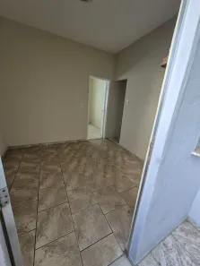 Casa com 2 Quartos para alugar, 65m² no Centro, Nilópolis
