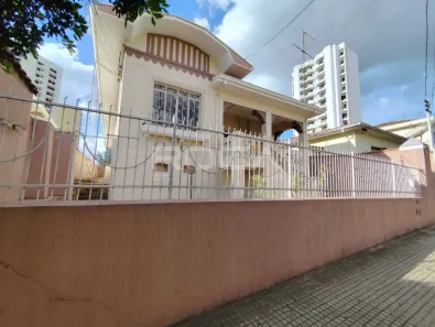 Prédio Inteiro com 5 Quartos para venda ou aluguel, 240m² no Centro, São Carlos