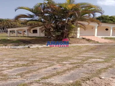 Fazenda / Sítio / Chácara com 3 Quartos para alugar, 378m² no Condomínio Lagoinha, Jacareí