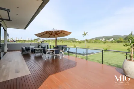 Casa de Condomínio com 5 Quartos para alugar, 600m² no Centro, Camboriú
