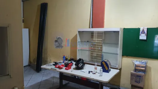 Galpão / Depósito / Armazém à venda, 1743m² no Cascadura, Rio de Janeiro