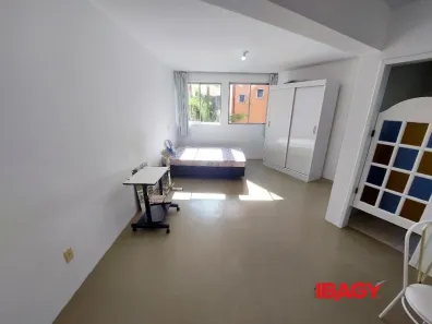 Kitnet com 1 Quarto para alugar, 35m² no Carvoeira, Florianópolis