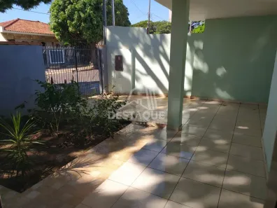 Casa com 3 Quartos para alugar, 80m² no Parque Furquim, Presidente Prudente