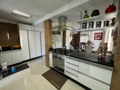 Sobrado com 3 Quartos à venda, 186m² no Alto Tarumã, Pinhais