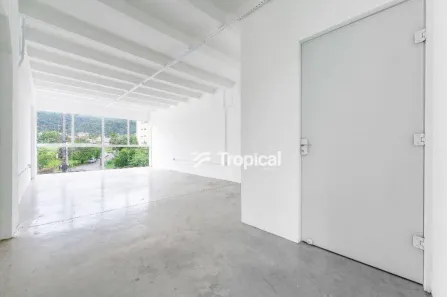 Conjunto Comercial / Sala para alugar, 50m² no Velha Central, Blumenau