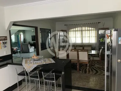 Sobrado com 4 Quartos à venda, 440m² no Lagoa Grande, Embu-Guaçu