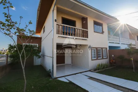 Sobrado com 3 Quartos à venda, 112m² no Uvaranas, Ponta Grossa