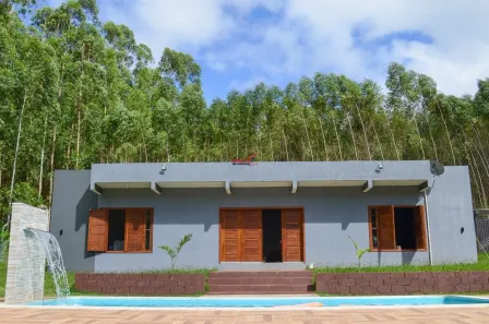 Fazenda / Sítio / Chácara com 5 Quartos à venda, 6000m² no Área Rural de Viçosa, Viçosa