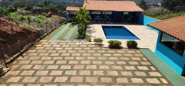 Fazenda / Sítio / Chácara com 3 Quartos à venda, 200m² no Dona Catarina, Mairinque