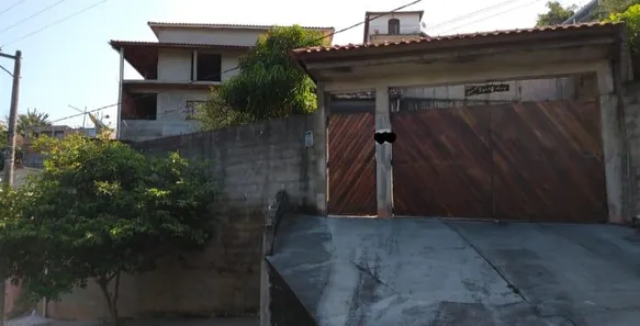 Sobrado com 5 Quartos à venda, 300m² no Centro, Igaratá