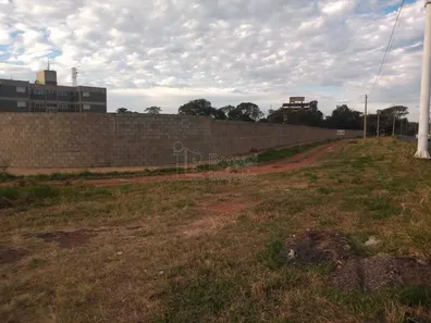 Terreno / Lote / Condomínio para alugar, 6800m² no Jardim Tinen, Araraquara