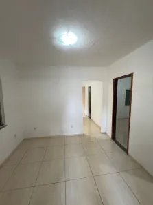Casa com 2 Quartos para alugar, 80m² no Jacutinga, Mesquita