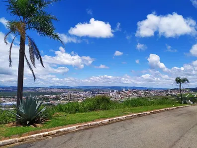 Terreno / Lote / Condomínio à venda, 1400m² no Village Ângelo Guersoni, Pouso Alegre