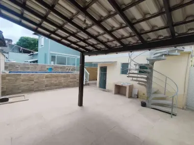 Casa com 3 Quartos para alugar, 280m² no Itapeba, Maricá