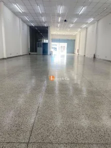 Loja / Salão / Ponto Comercial à venda, 720m² no Centro, Atibaia
