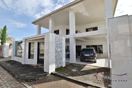 Casa de Condomínio com 4 Quartos à venda, 400m² no Região dos Lagos, Brasília