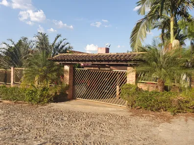 Fazenda / Sítio / Chácara com 3 Quartos à venda, 1008m² no , Capim Branco