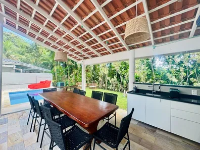 Casa com 5 Quartos para alugar, 215m² no Riviera, Bertioga