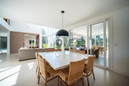 Casa de Condomínio com 4 Quartos à venda, 550m² no Jardim Indaiá, Embu das Artes