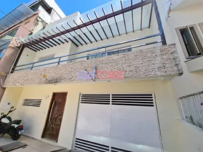 Sobrado com 3 Quartos à venda, 160m² no Castália, Itabuna