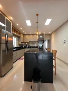 Casa com 3 Quartos à venda, 219m² no Setor Cristina II, Trindade