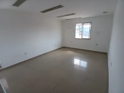 Conjunto Comercial / Sala para alugar, 28m² no Centro, Duque de Caxias