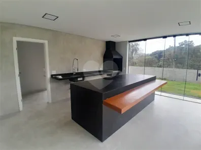 Casa de Condomínio com 3 Quartos para venda ou aluguel, 180m² no Cumbari, Mairiporã