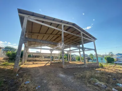 Galpão / Depósito / Armazém para venda ou aluguel, 320m² no Juscelino Kubitschek, Santa Maria
