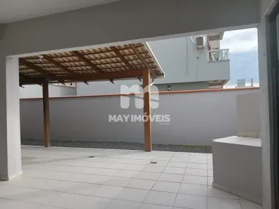 Sobrado com 2 Quartos para alugar, 120m² no Centro, Navegantes